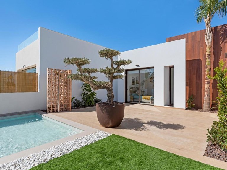 Villa for Sale in Los Alcazares, Murcia 2