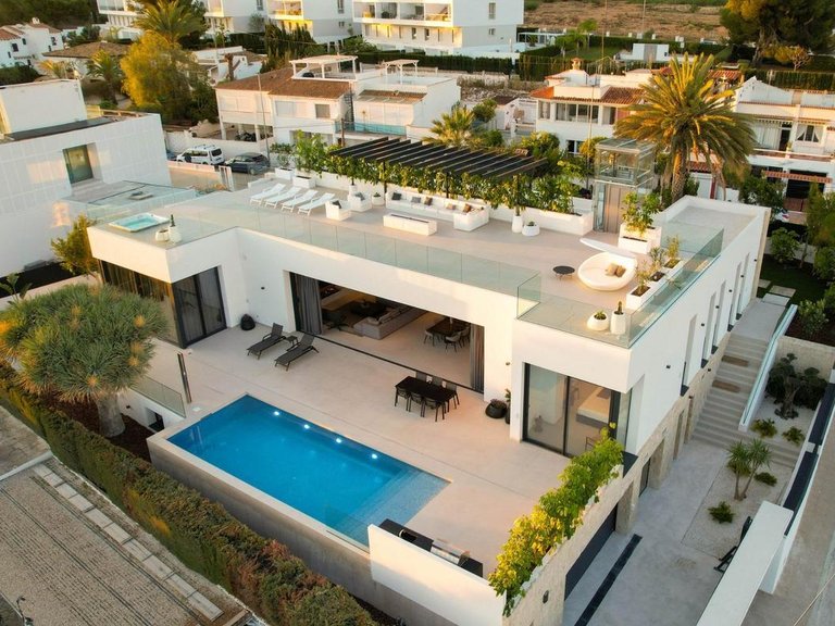 Villa for Sale in Alfaz Del Pi, Alicante 2
