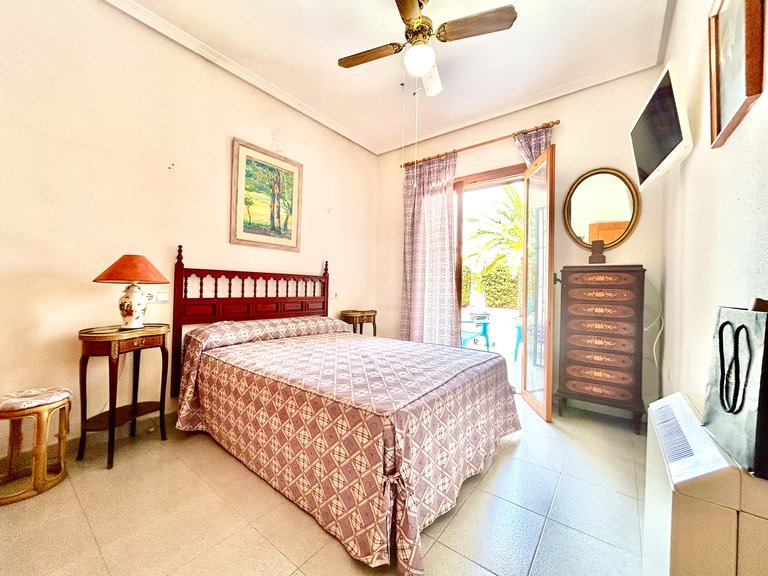 Villa for Sale in La Zenia, Alicante 25