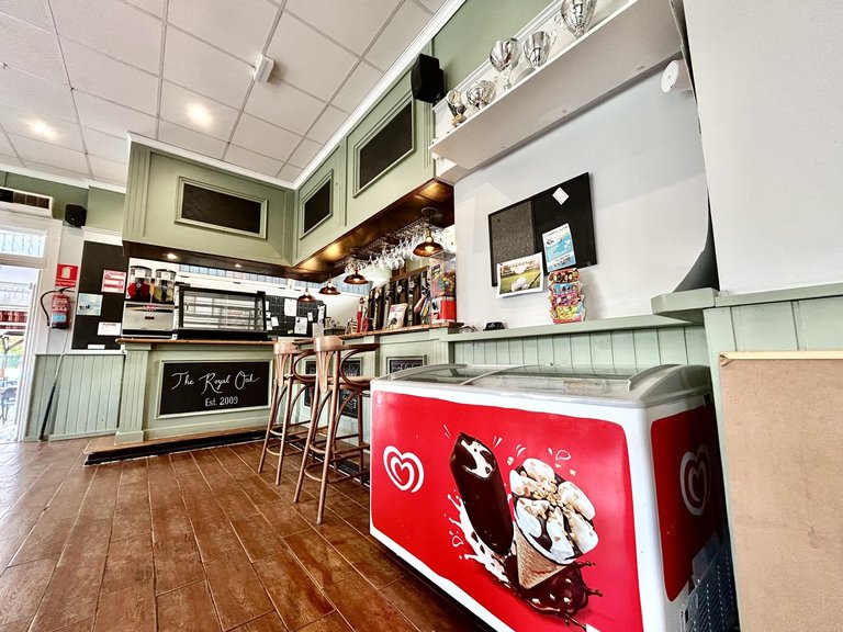 Commercial for Sale in Villamartin, Alicante 24