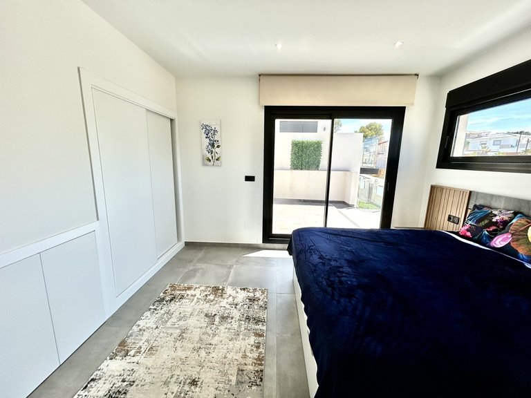Villa for Sale in Villamartin, Alicante 16
