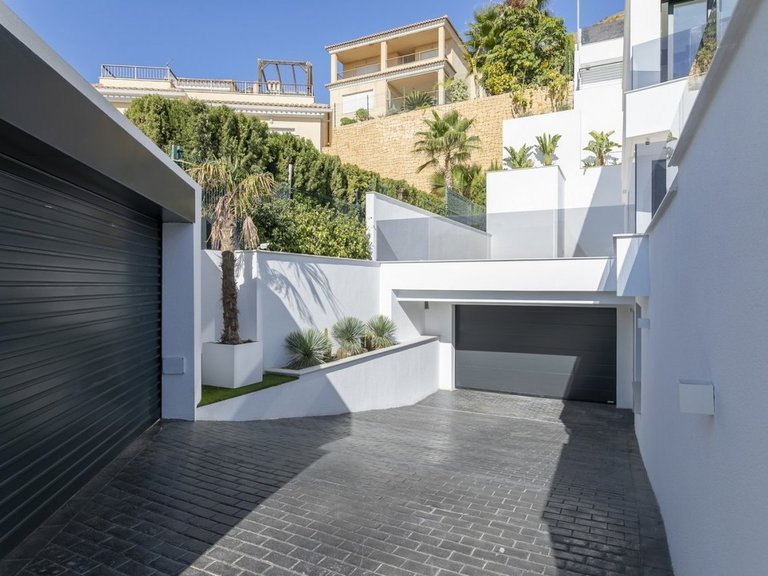 Villa for Sale in Finestrat, Alicante 4