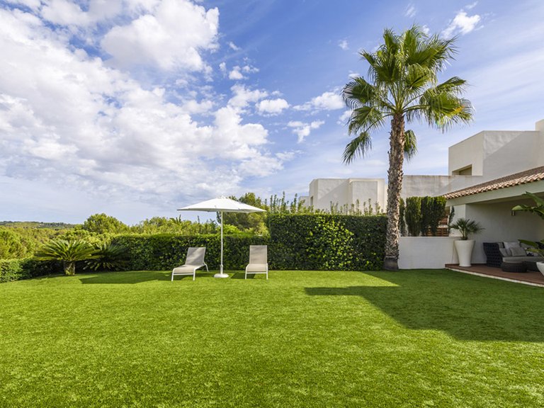 Villa for Sale in Las Colinas Golf Resort, Alicante 3