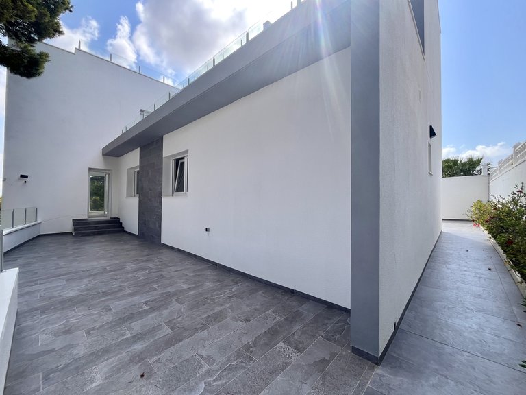 Villa for Sale in Los Balcones, Alicante 24