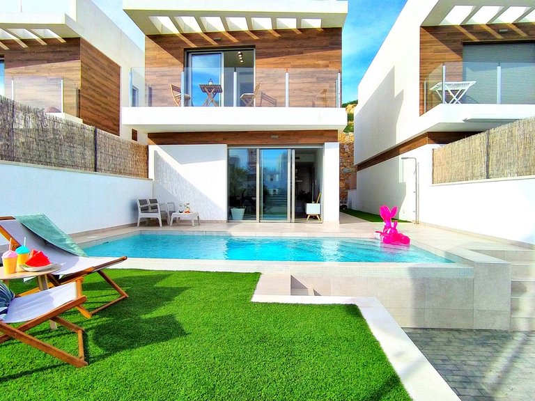 Villa for Sale in Los Dolses, Alicante 1