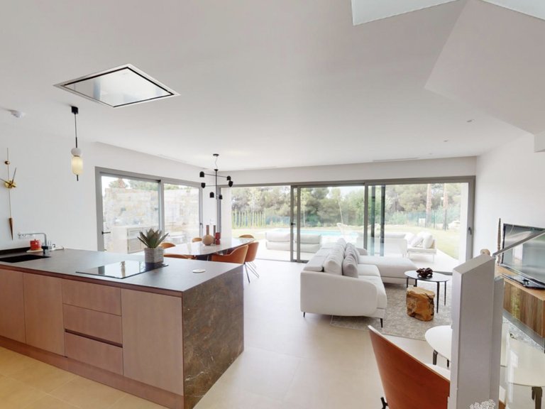 Villa for Sale in Las Colinas Golf Resort, Alicante 13
