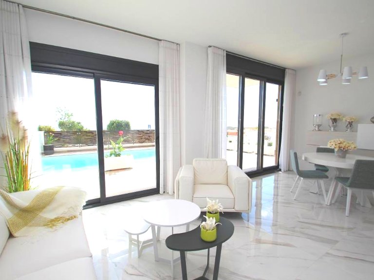 Villa for Sale in Dehesa De Campoamor, Alicante 7