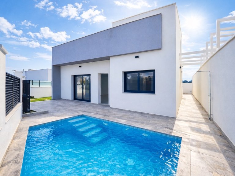 Villa for Sale in Pinar De Campoverde, Alicante 2