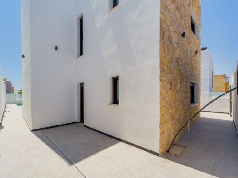 Villa for Sale in Torrevieja, Alicante 7