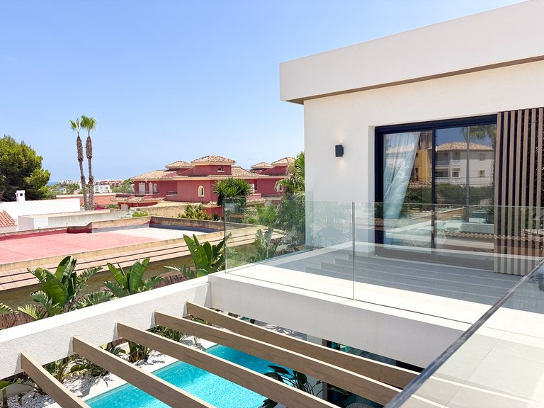 Villa for Sale in Cabo Roig, Alicante 45
