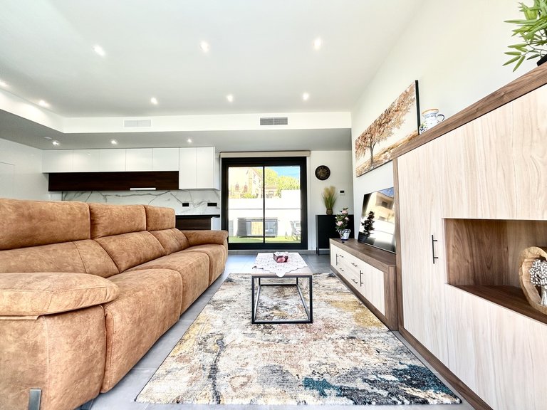 Villa for Sale in Villamartin, Alicante 6