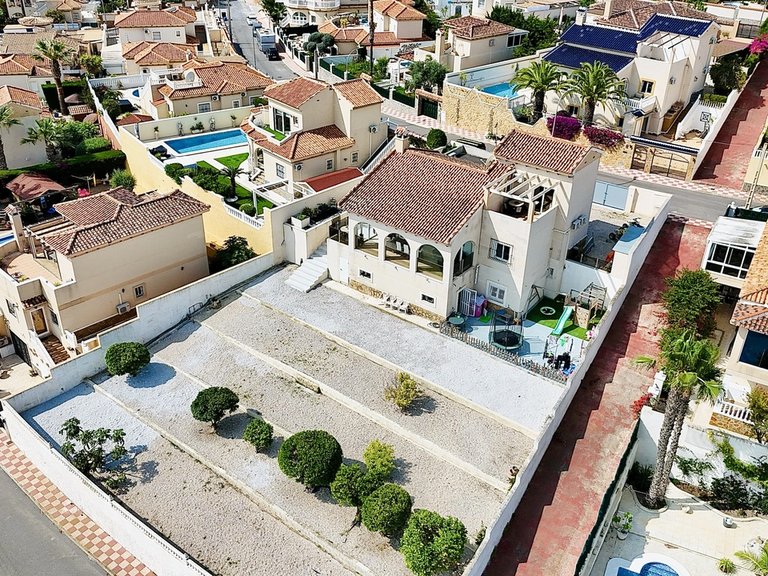 Villa for Sale in San Miguel De Salinas, Alicante 1