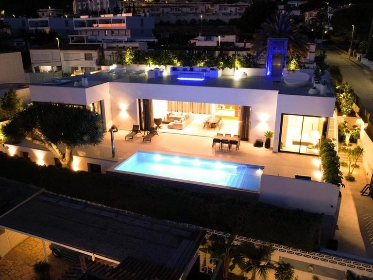 Villa for Sale in Alfaz Del Pi, Alicante 41