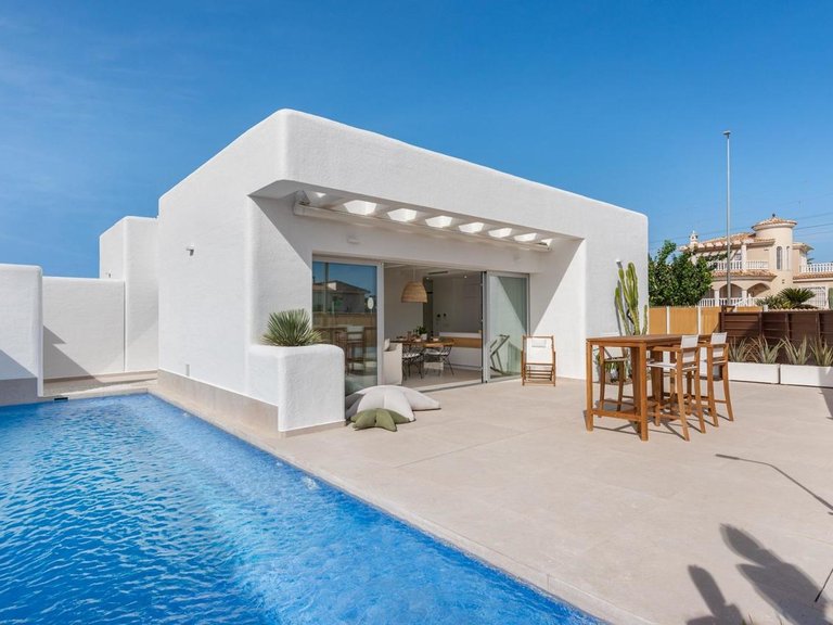 Villa for Sale in Dolores, Alicante 3