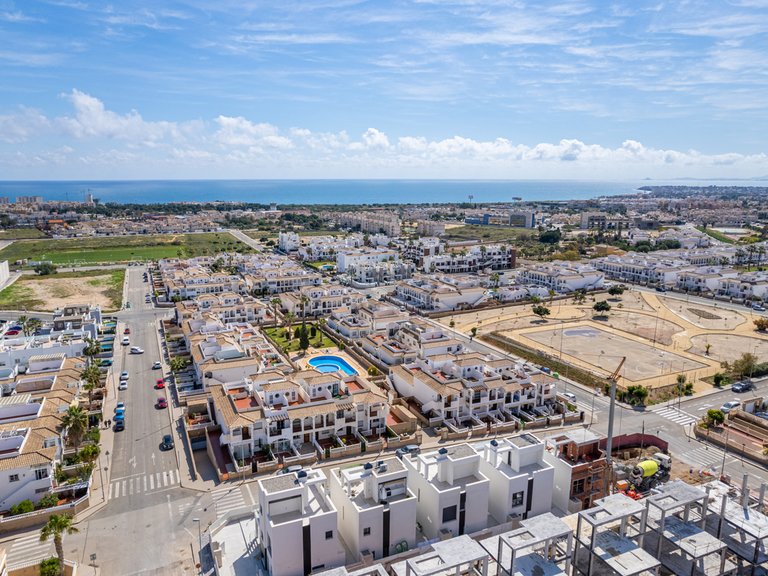 Villa for Sale in Cabo Roig, Alicante 35