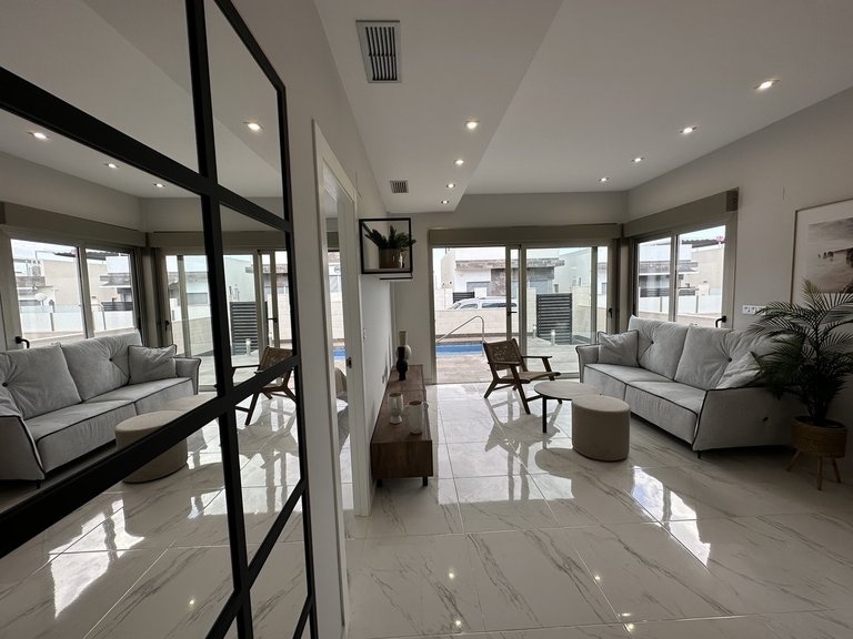 Villa for Sale in Villamartin, Alicante 3