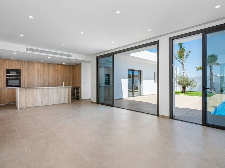 Villa for Sale in Santiago De La Ribera, Murcia 4