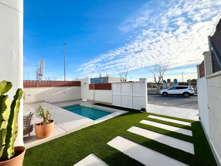 Villa for Sale in Pilar De La Horadada, Alicante 38