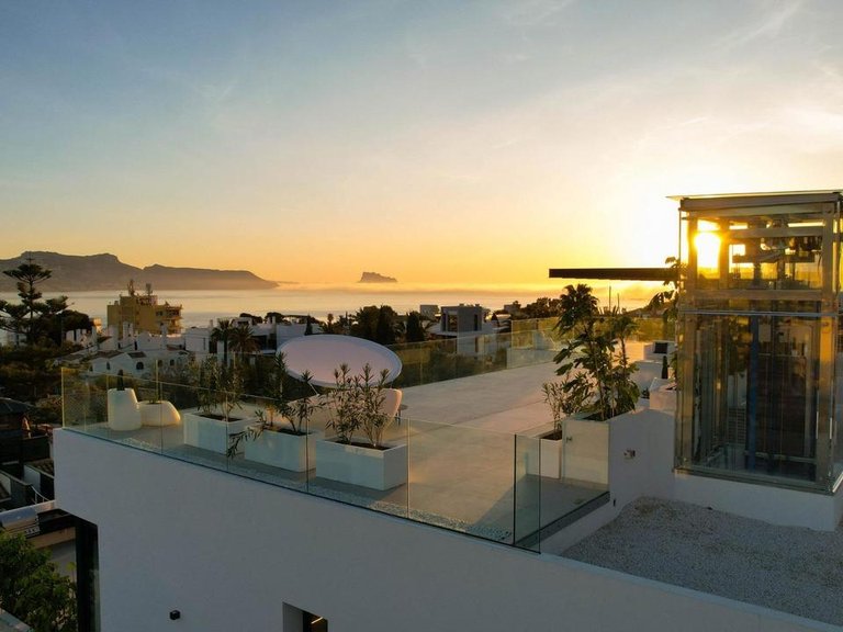 Villa for Sale in Alfaz Del Pi, Alicante 37