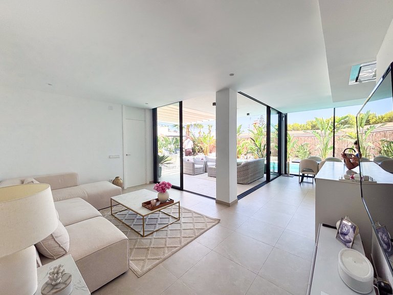 Villa for Sale in Cabo Roig, Alicante 15