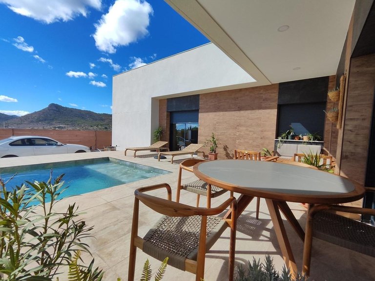 Villa for Sale in Pinoso, Alicante 4