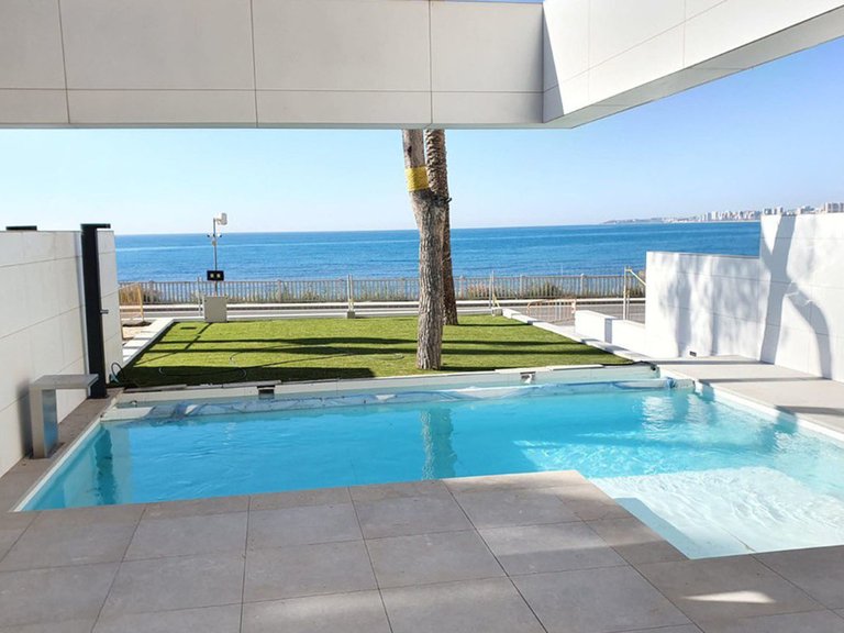 Villa for Sale in El Campello, Alicante 1