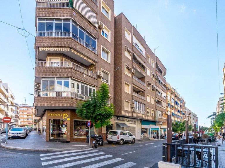 Apartment for Sale in Torrevieja, Alicante 27