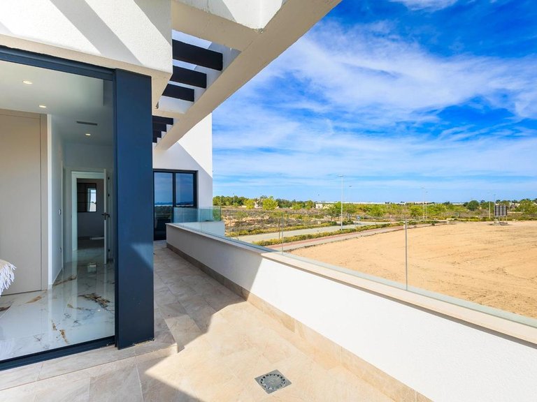 Villa for Sale in Pilar De La Horadada, Alicante 35