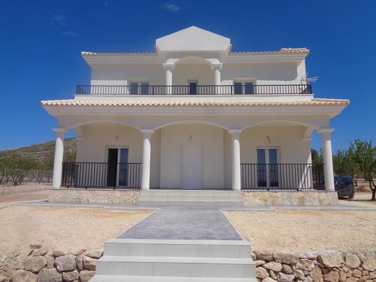 Villa for Sale in Pinoso, Alicante 8