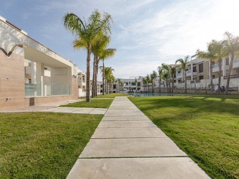 Villa for Sale in Torrevieja, Alicante 30