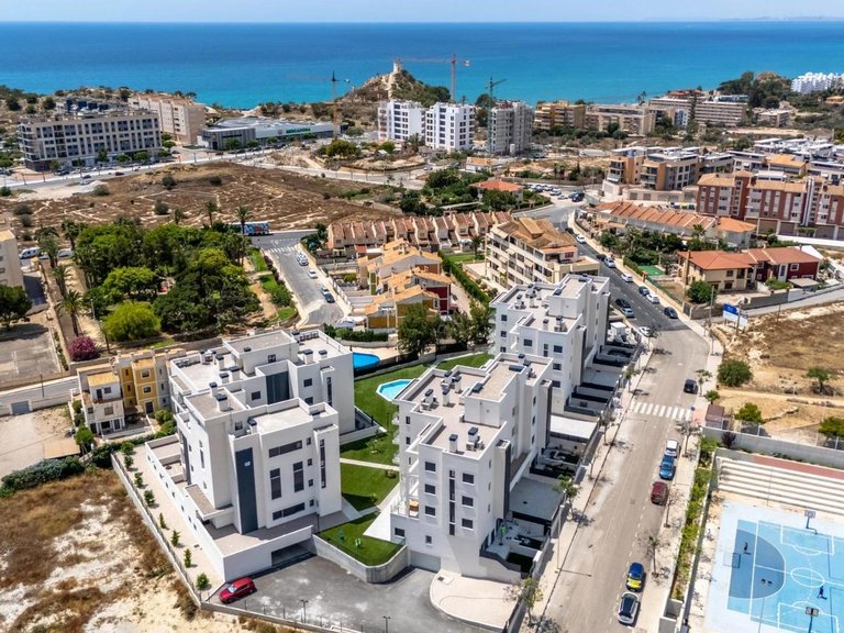 Apartment for Sale in Villajoyosa, Alicante 2