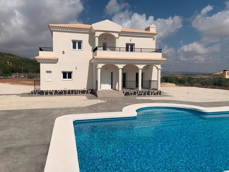 Villa for Sale in Pinoso, Alicante 2