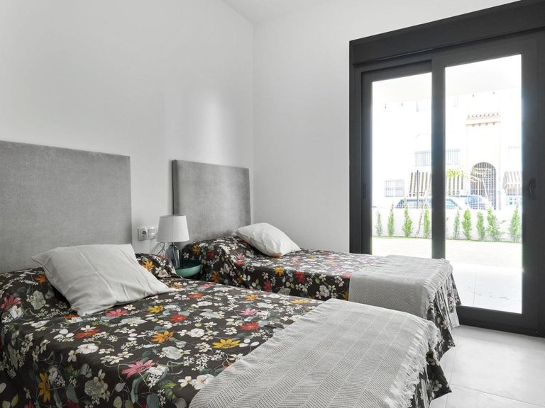 Villa for Sale in Torrevieja, Alicante 28