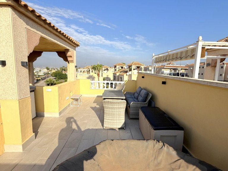Villa for Sale in Torrevieja, Alicante 28