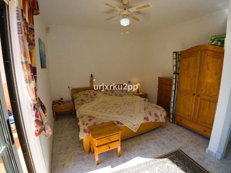 Villa for Sale in Torrevieja, Alicante 28