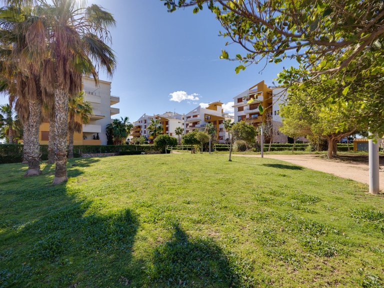 Apartment for Sale in Punta Prima, Alicante 34