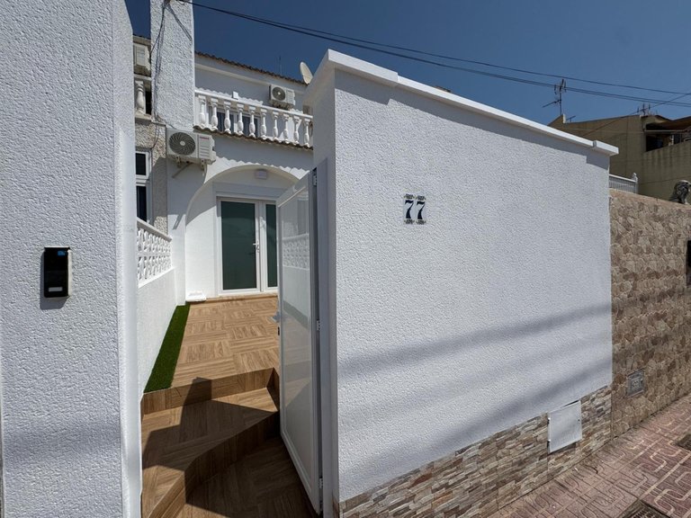 Villa for Sale in Torrevieja, Alicante 3