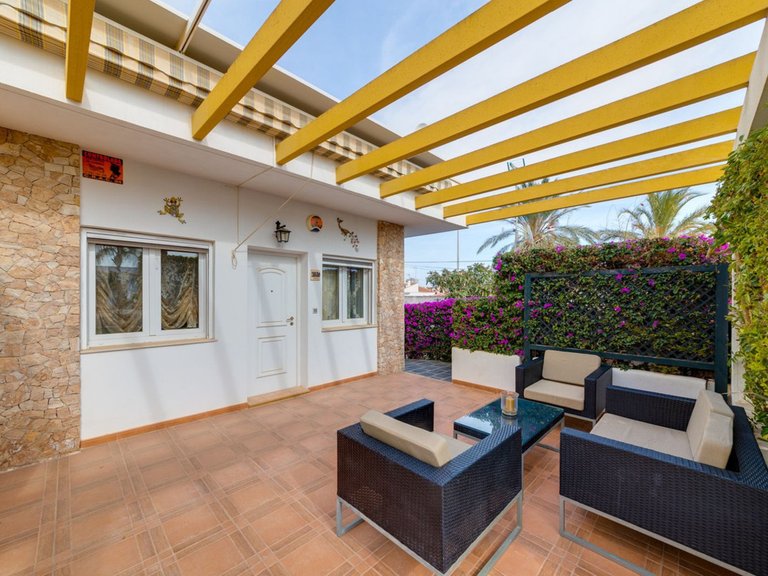 Villa for Sale in Mil Palmeras, Alicante 19