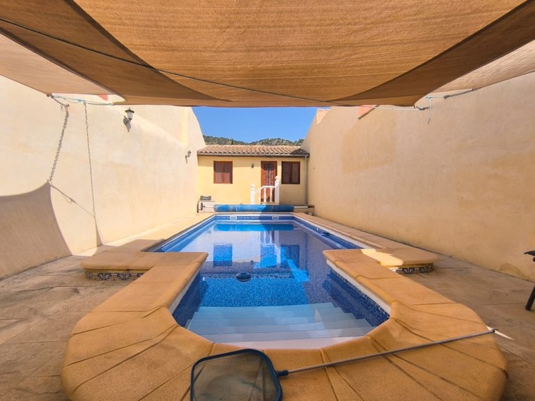 Villa for Sale in Chinorlet, Alicante 2