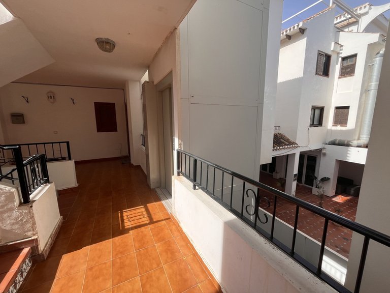 Apartment for Sale in Villamartin, Alicante 21