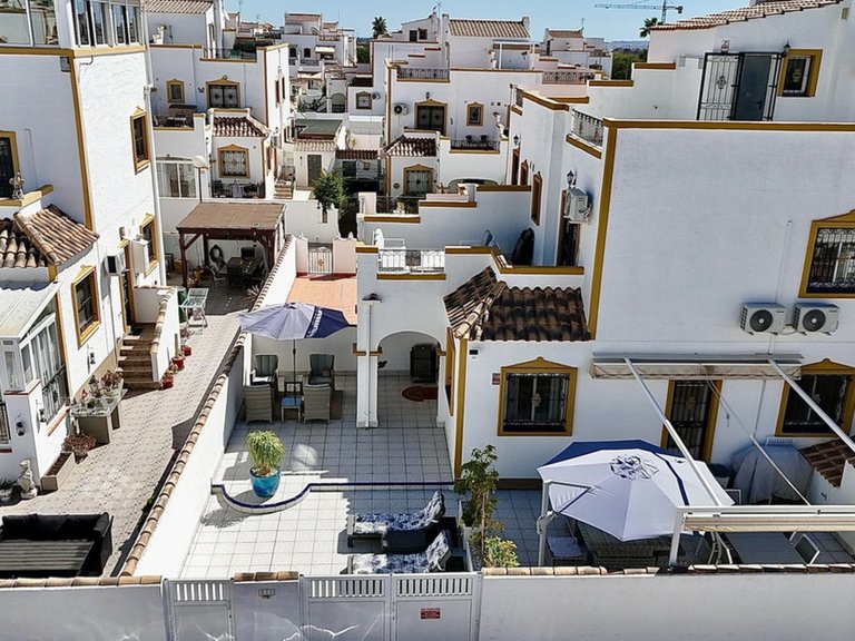 Apartment for Sale in Entre Naranjos, Alicante 37