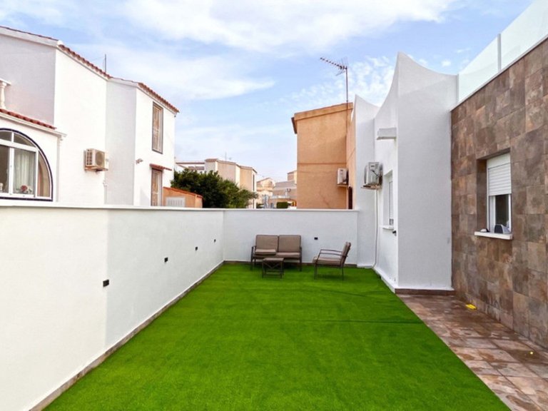 Villa for Sale in Playa Flamenca, Alicante 12
