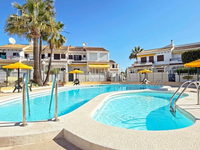 Villa for Sale in Torrevieja, Alicante 2