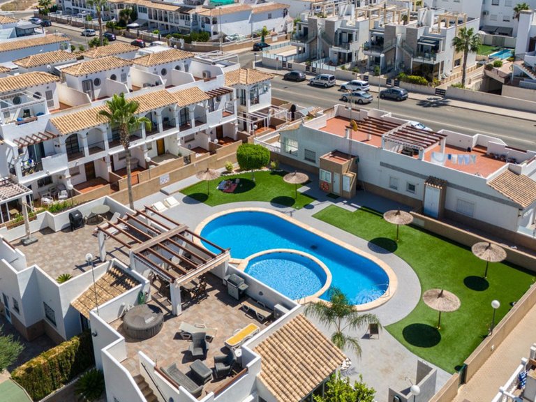 Apartment for Sale in Punta Prima, Alicante 34