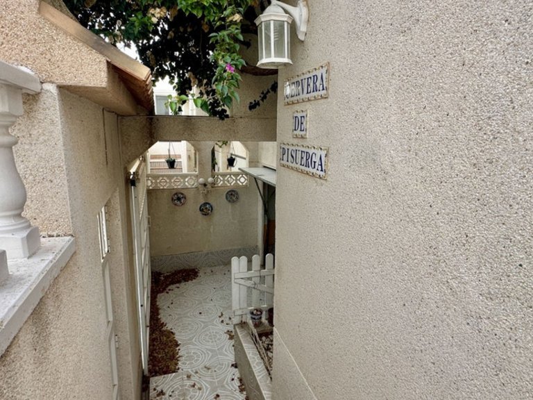 Villa for Sale in Los Altos, Alicante 35