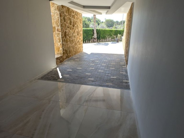 Apartment for Sale in Los Altos, Alicante 36