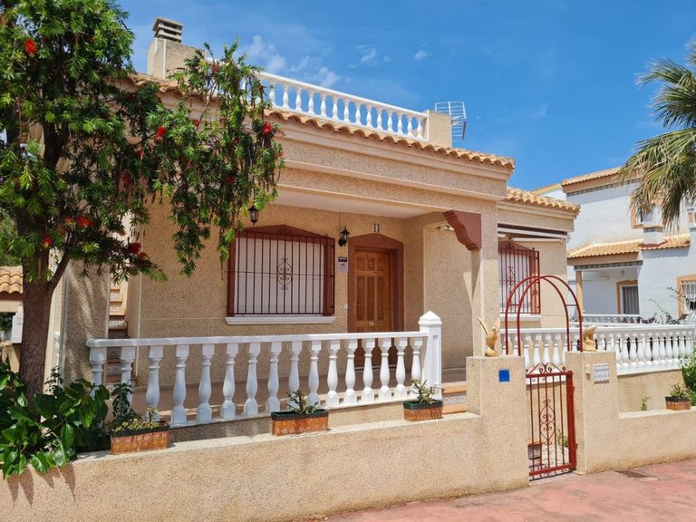 Villa for Sale in Algorfa, Alicante 1