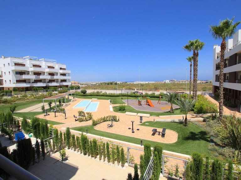 Apartment for Sale in Cabo Roig, Alicante 35