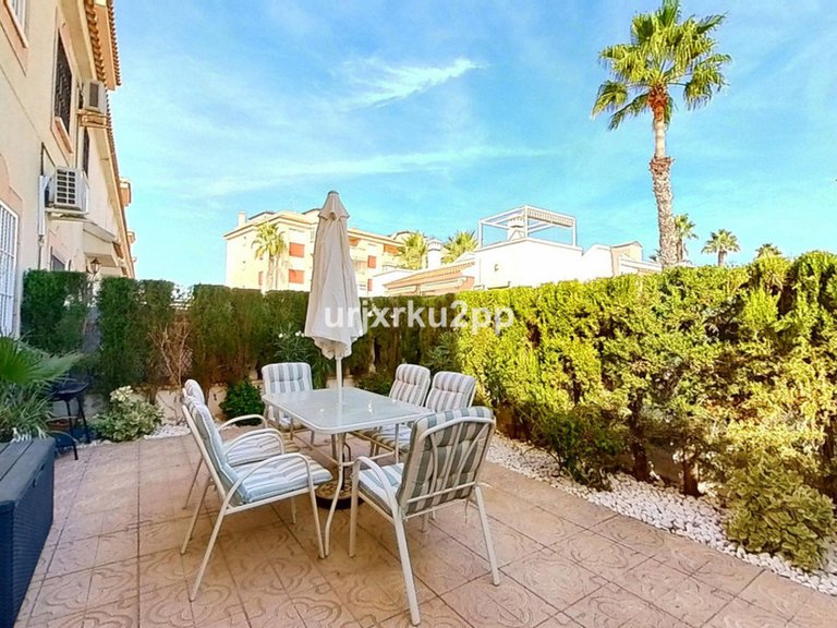Villa for Sale in Playa Flamenca, Alicante 10