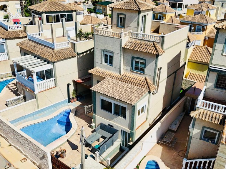 Villa for Sale in San Miguel De Salinas, Alicante 1